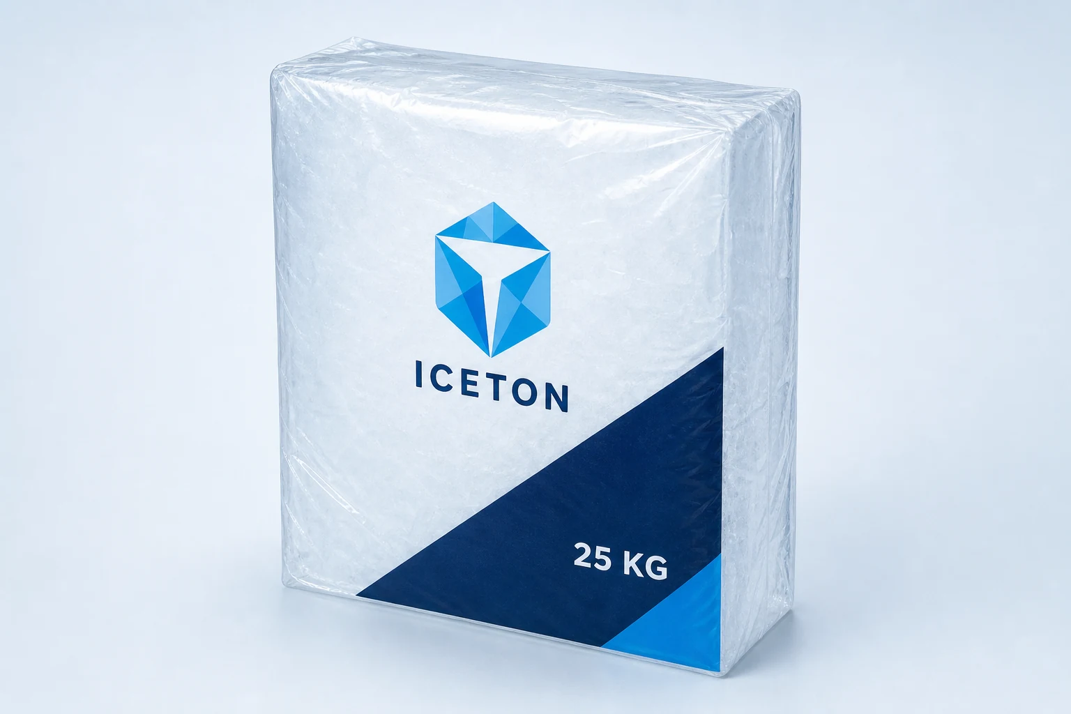 قالب ثلج صناعي — قالب ثلج صناعي واحد بوزن 25 كجم، مغلف بطبقة حماية تحمل ICETON ووسم الاستخدام الصناعي.